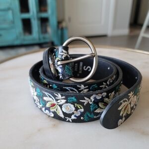 Lucky Brand black leather belt with turquoise embroidery